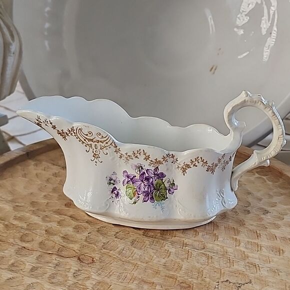 Lovely Vintage Floral Gravy or Sauce Boat - Picture 1 of 9